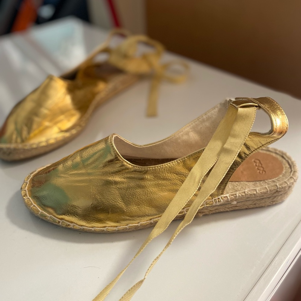 New!!! Gold sandals